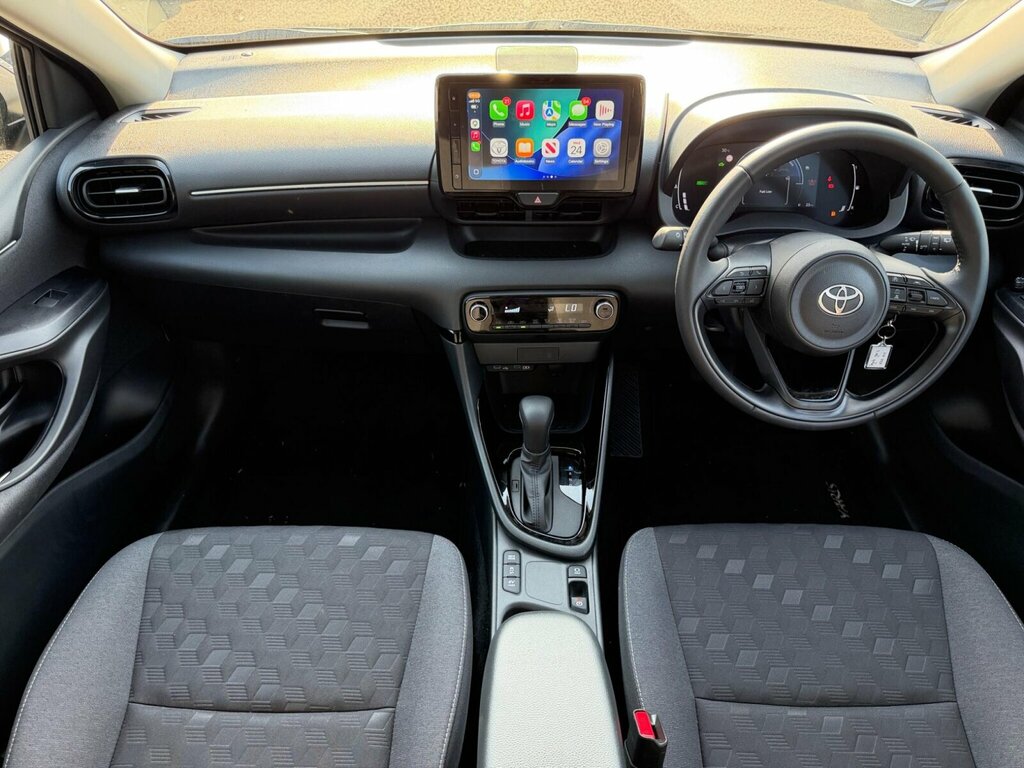 Toyota Yaris 1.5 Hybrid Design Cvt Grey #2