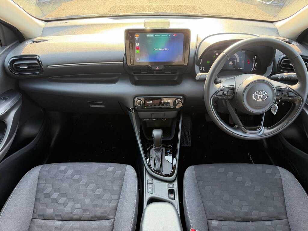Toyota Yaris 1.5 Hybrid Design Cvt Grey #2