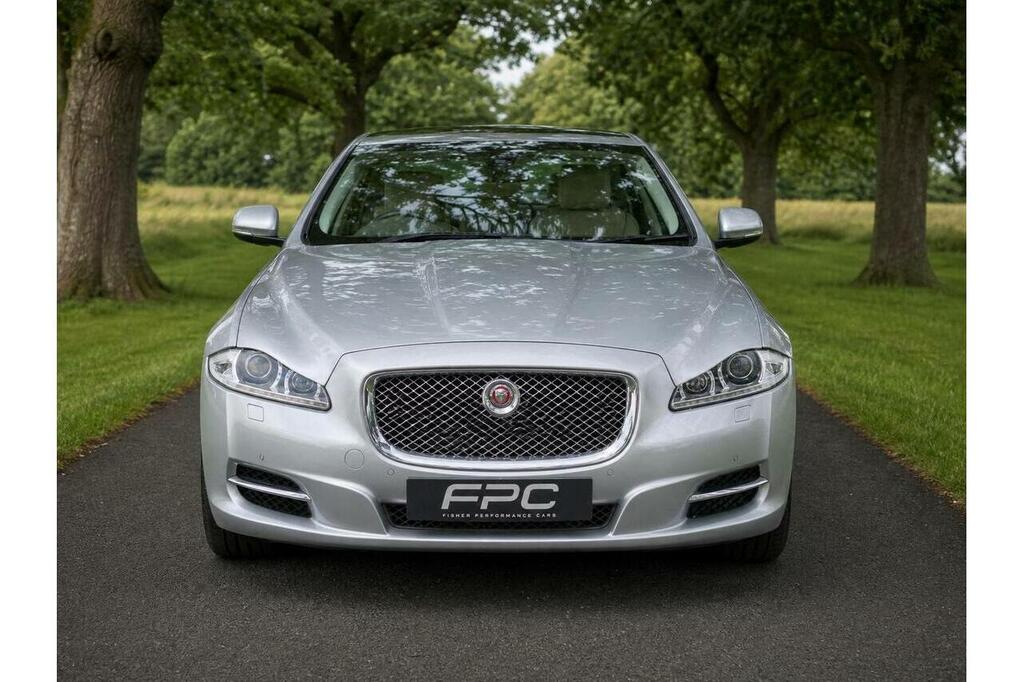 Jaguar XJ 3.0D V6 Portfolio Saloon Euro 5 S Silver #2
