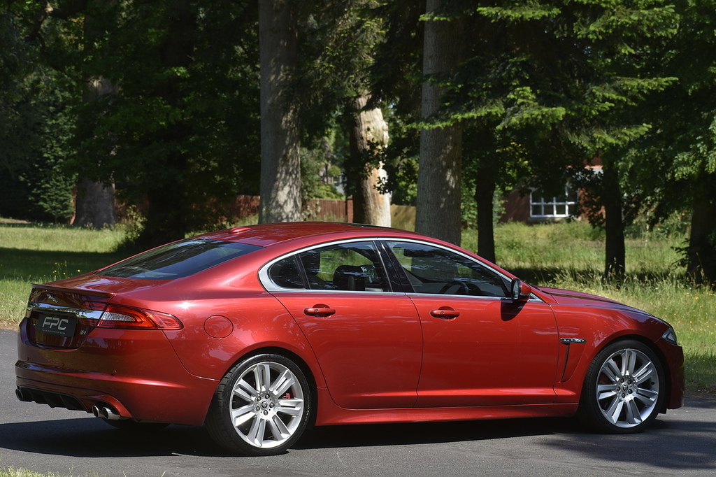Jaguar XF 2.2D Premium Luxury Black #24