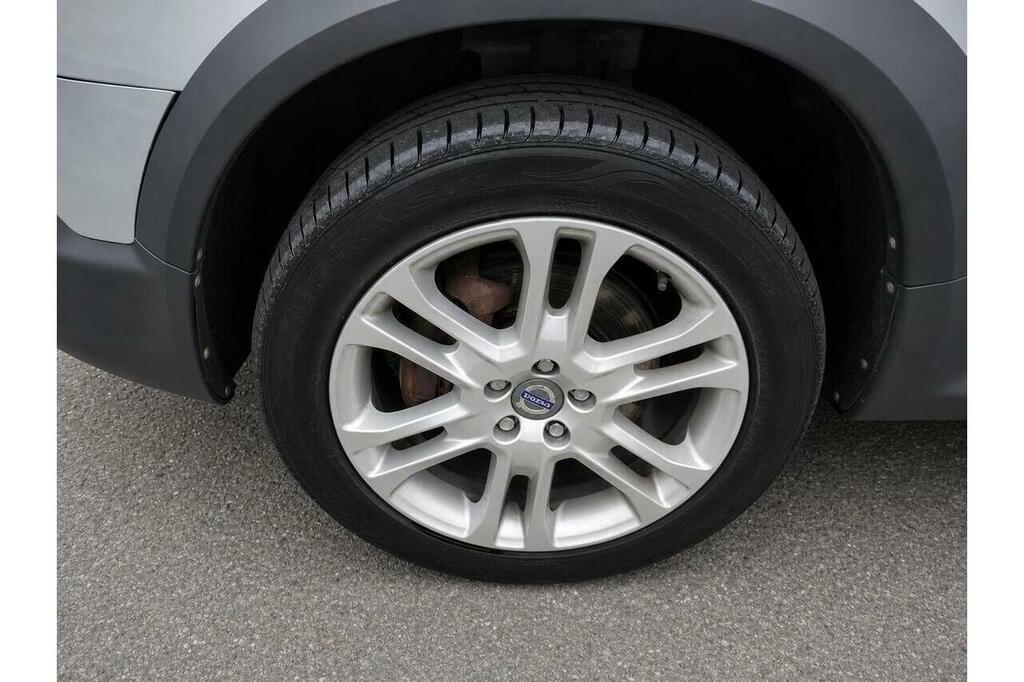 Volvo XC70 2.4 D4 Se Lux Estate Geartronic Awd Eur Silver #4