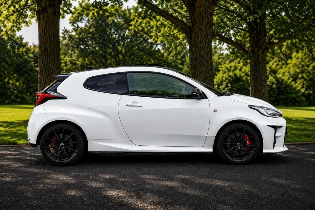 Toyota Yaris 1.6T Gr Circuit Hatchback Awd Eu LV71YJR White #3