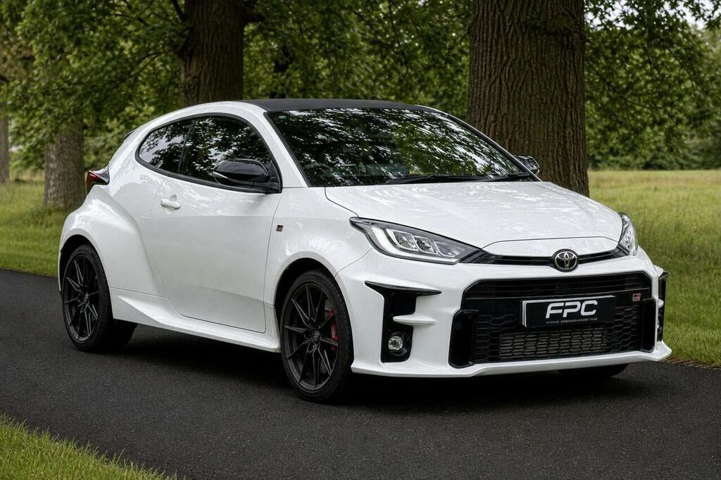 Toyota Yaris 1.6T Gr Circuit Hatchback Awd Eu White