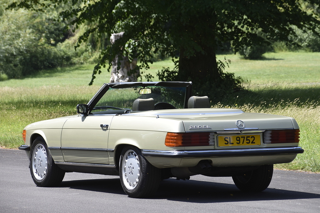 Mercedes-Benz SL Class Saloon Green #6