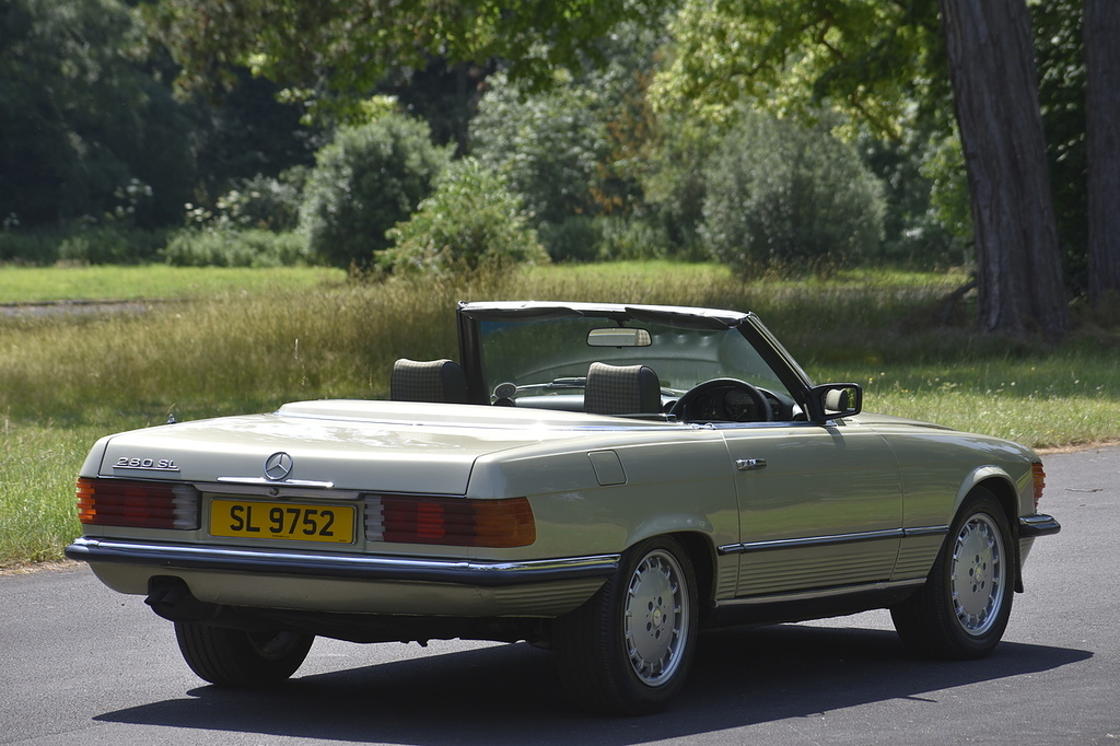 Mercedes-Benz SL Class 280 White #8