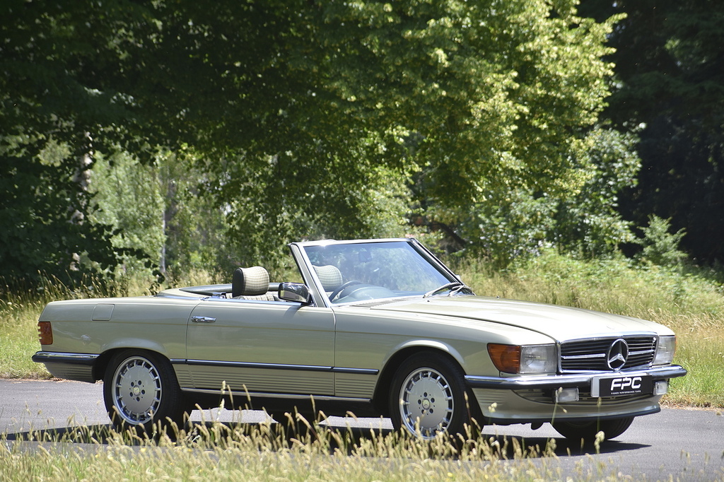 Mercedes-Benz SL Class 280 White #11
