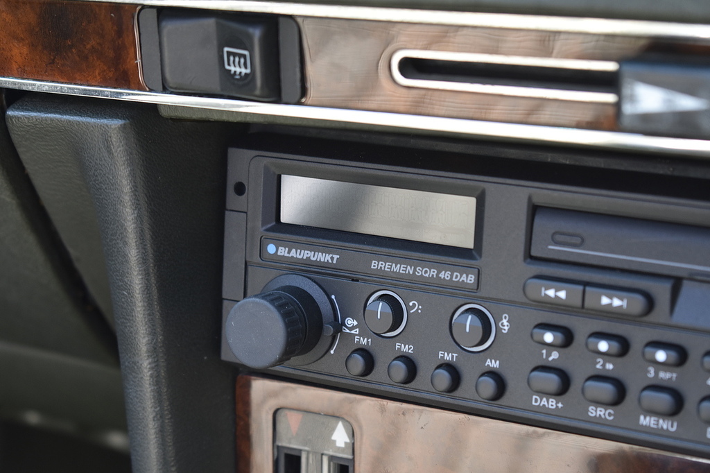 Mercedes-Benz SL Class 280 White #26