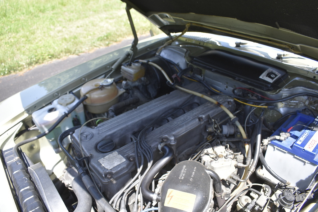 Mercedes-Benz SL Class 280 White #31