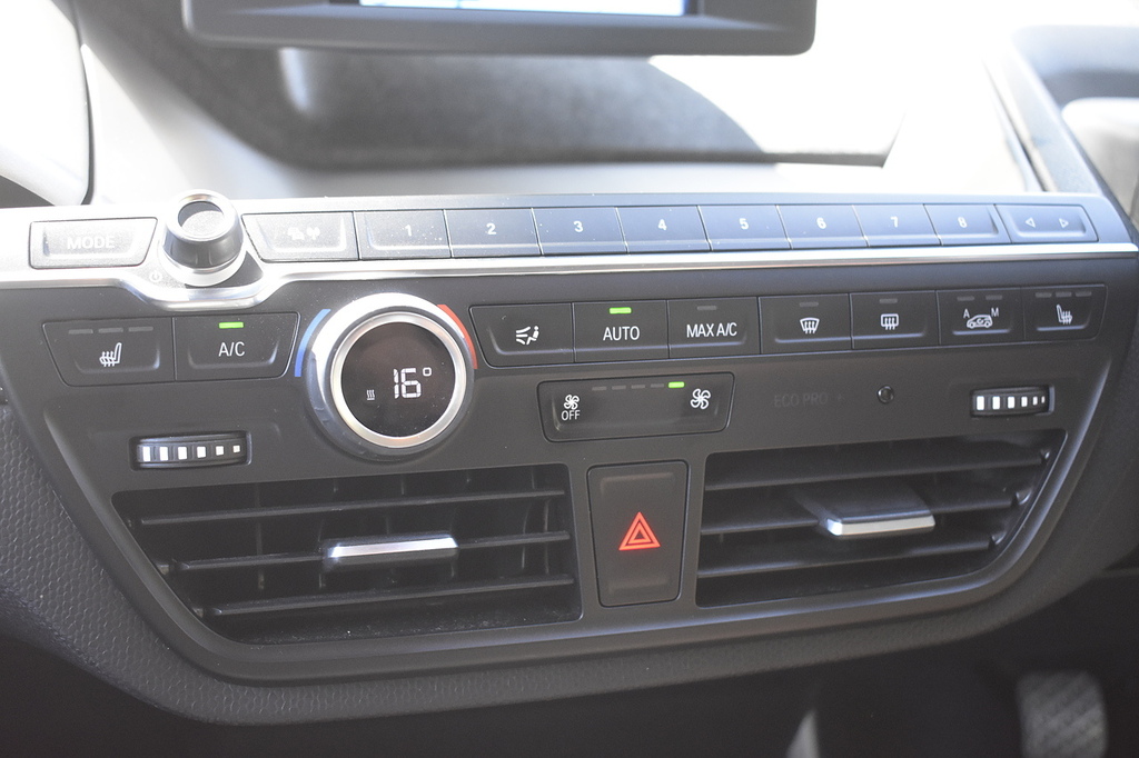BMW i3 2016 33Kwh Hatchback Plug-in Hybrid Aut  #37