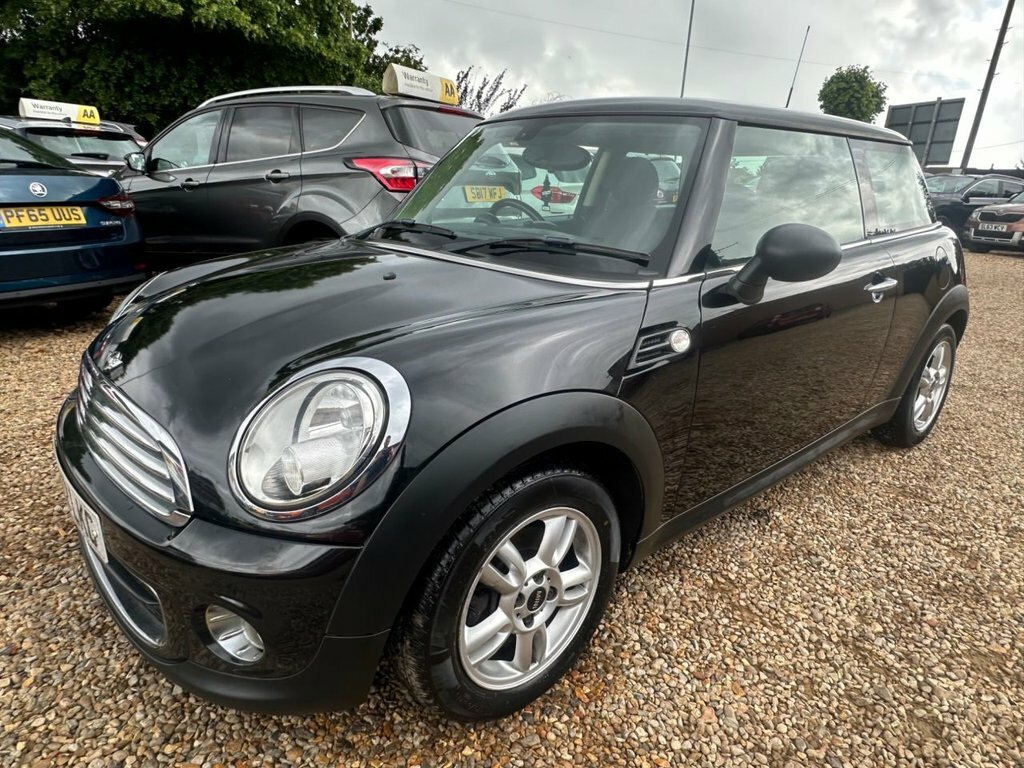 Mini Hatch 1.6L One D Black