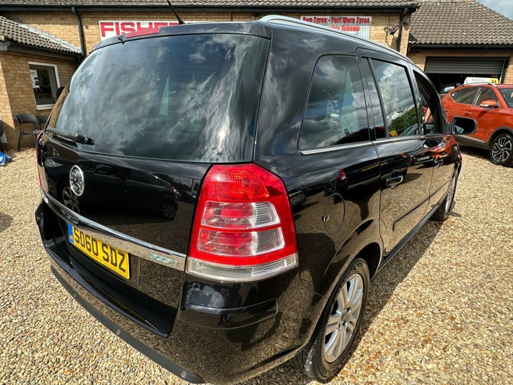 Vauxhall Zafira 1.7L Elite Black #3