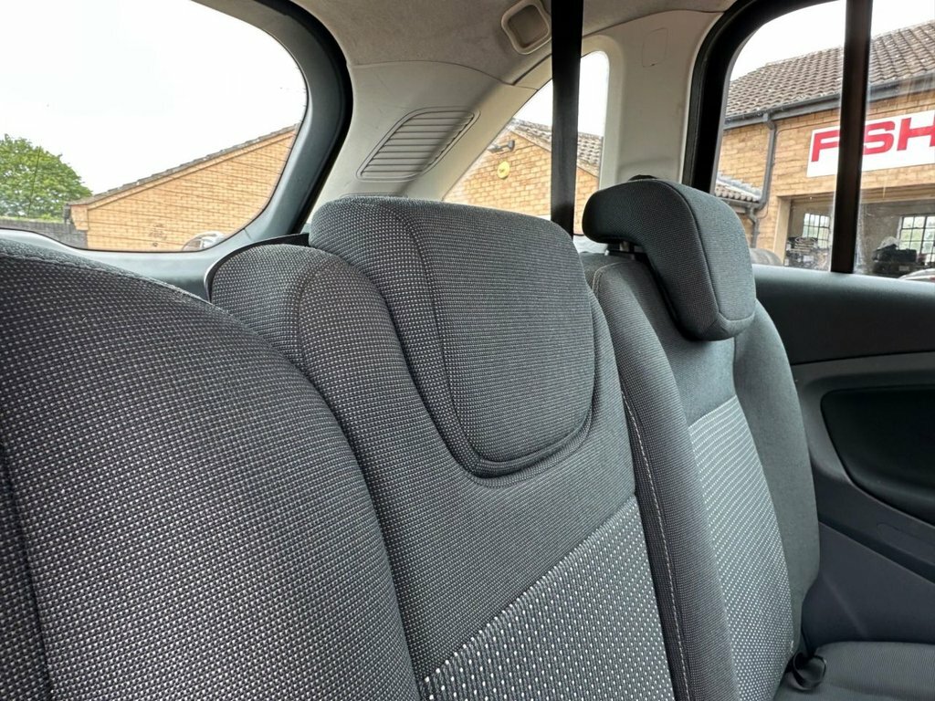 Ford Grand C-Max 2.0 Tdci Titanium Mpv Powershift Euro 5 White #41