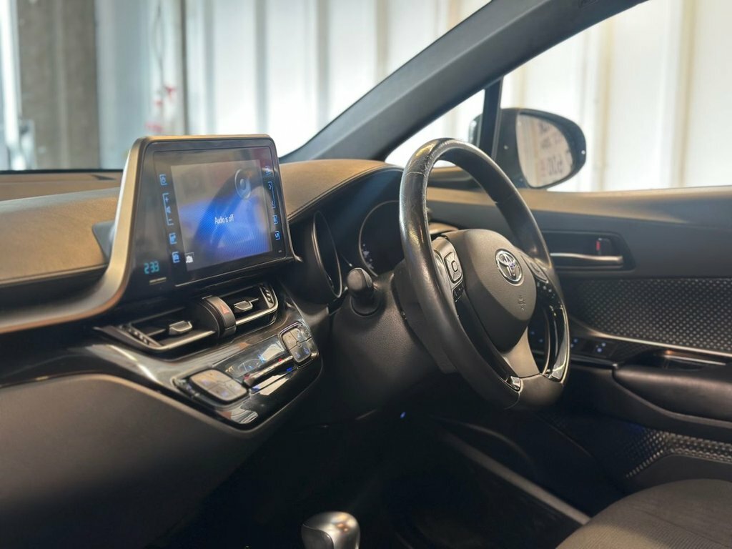 Toyota C-Hr 1.8L Dynamic DN68KWF Blue #2