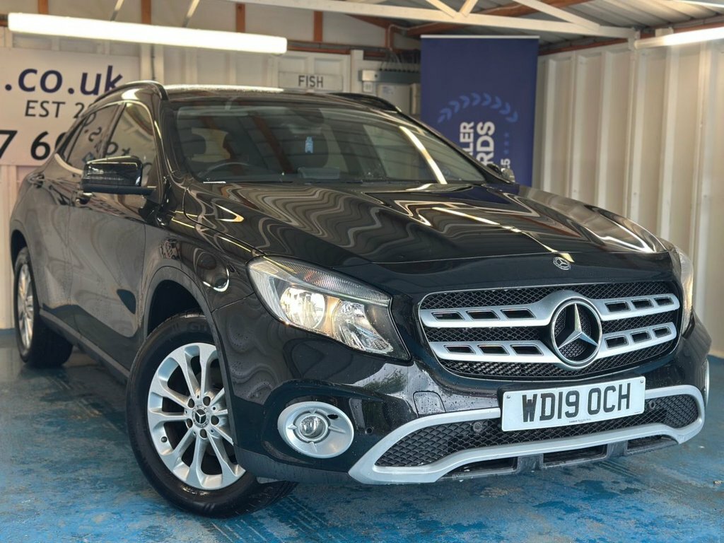 Mercedes-Benz GLA Class 1.6L Se WD19OCH Black #3