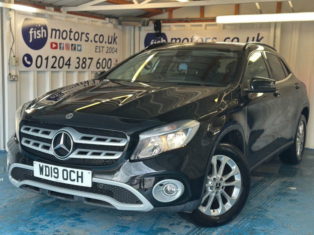 Mercedes-Benz GLA Class 1.6L Se WD19OCH Black
