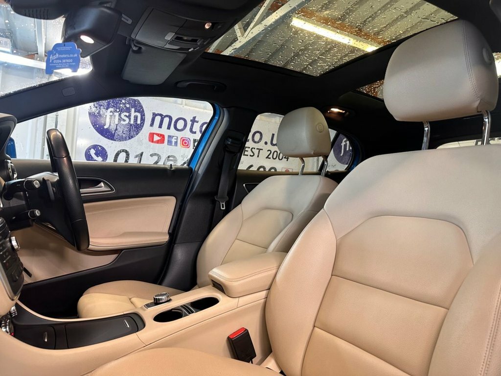 Mercedes-Benz GLA Class 2.1L Sport LS66XFJ Blue #4