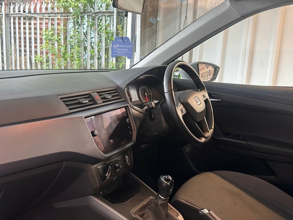 Seat Arona 1L Se Technology YV68VCY Silver #3