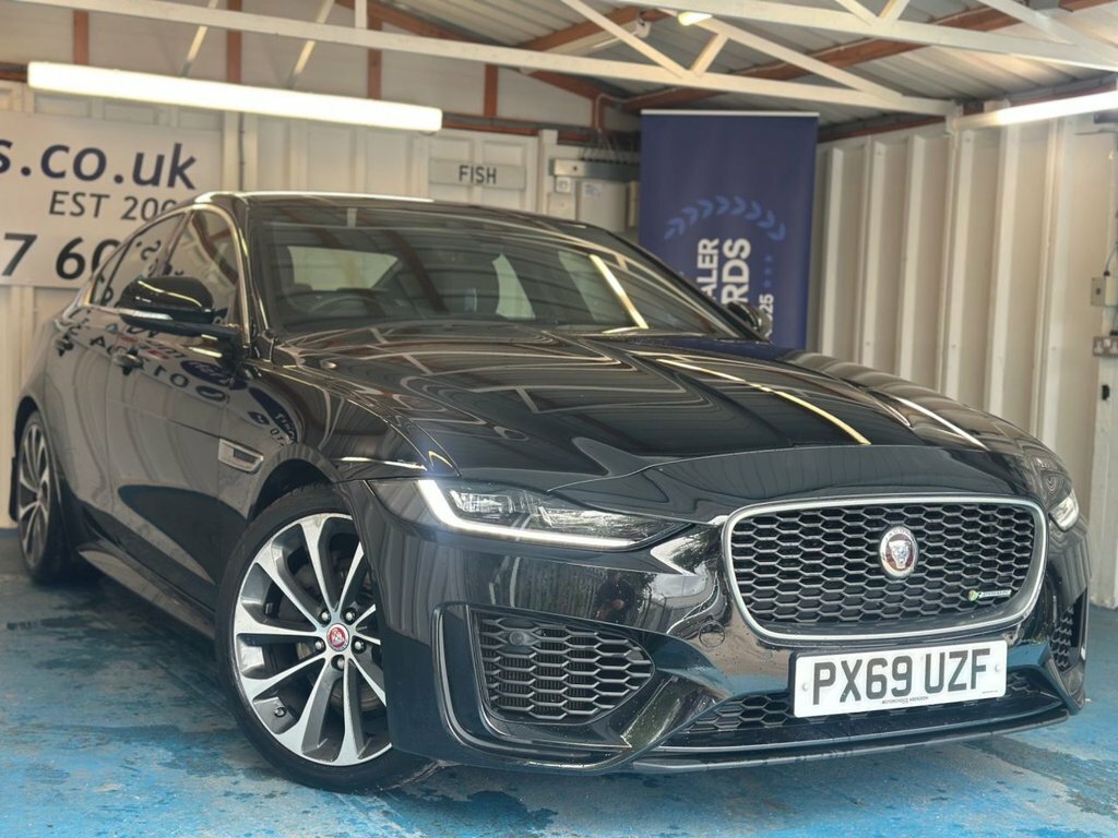 Jaguar XE 2L R-dynamic Hse Black #3
