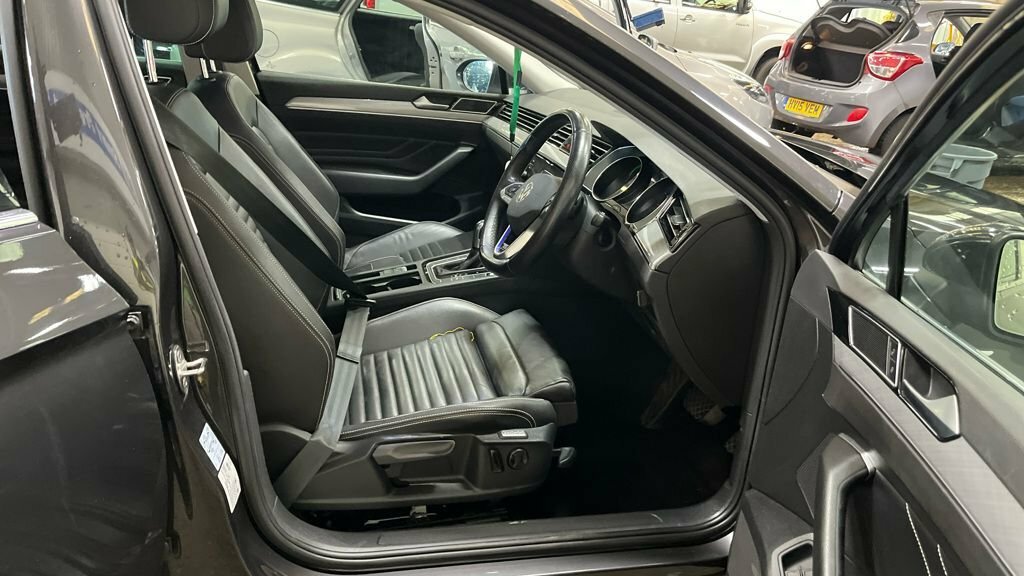 Volkswagen Passat 1.4L Gte Grey #2