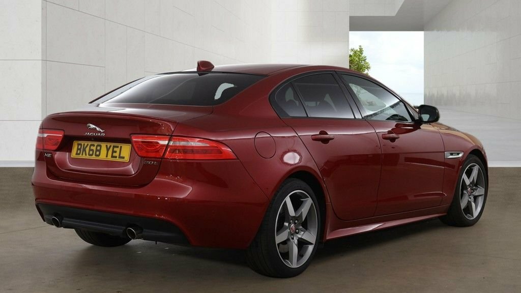 Jaguar XE 2L R-sport Red #5