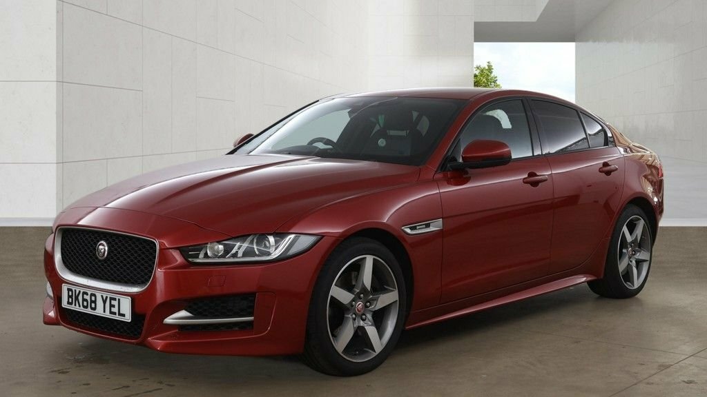 Jaguar XE 2L R-sport Red #3