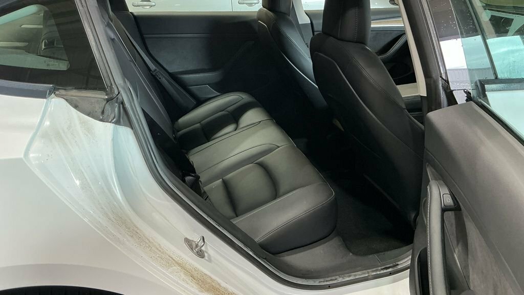 Tesla Model 3 Saloon White #11