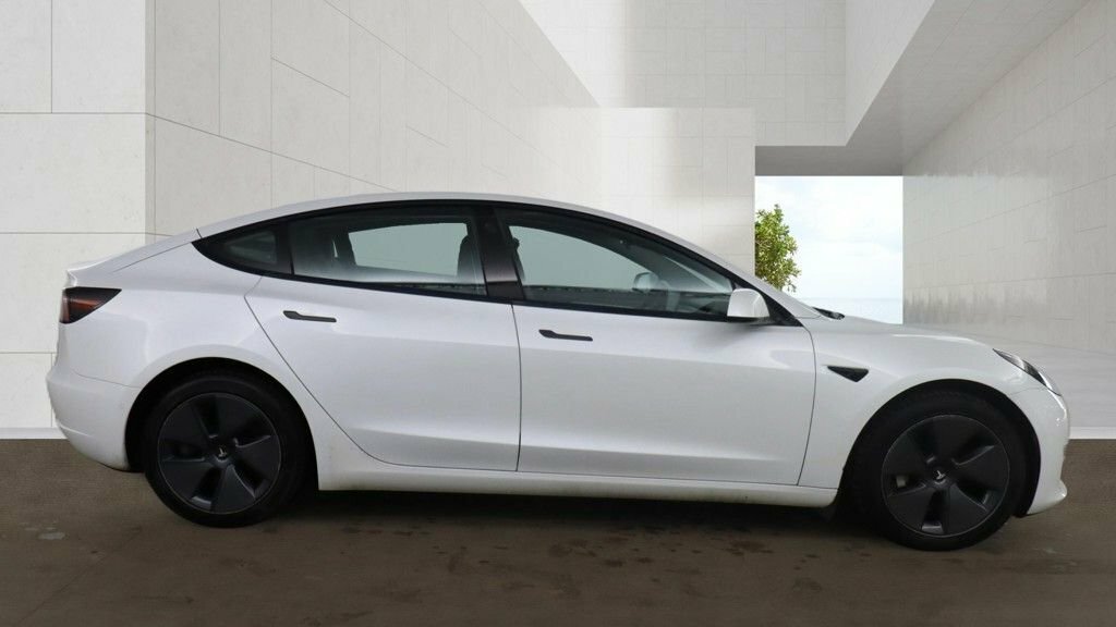 Tesla Model 3 Saloon White #6