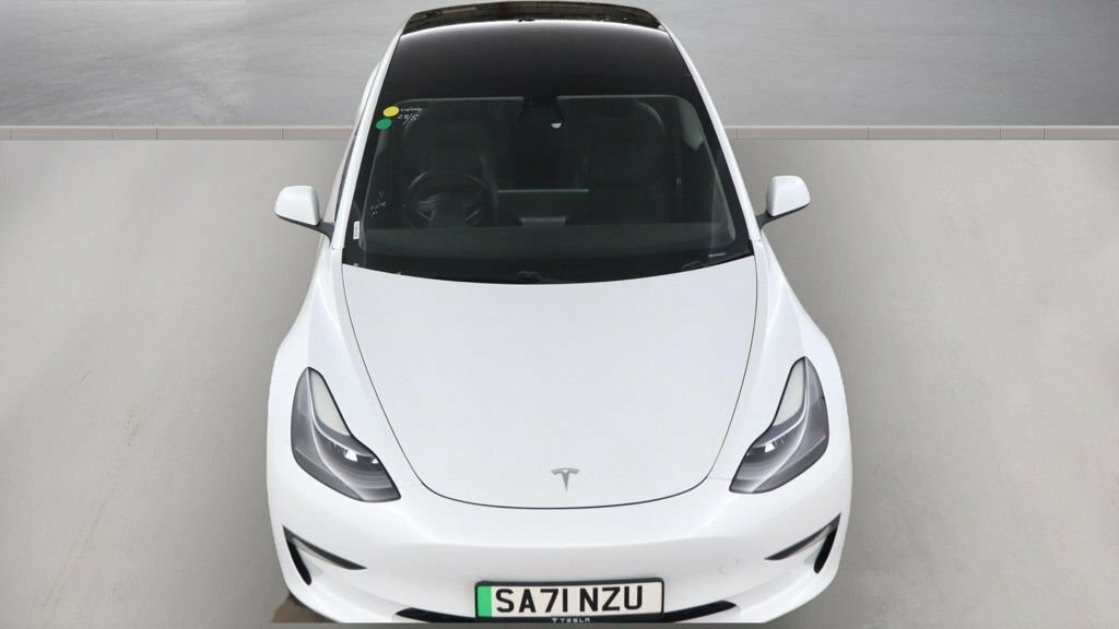 Tesla Model 3 Saloon White #8