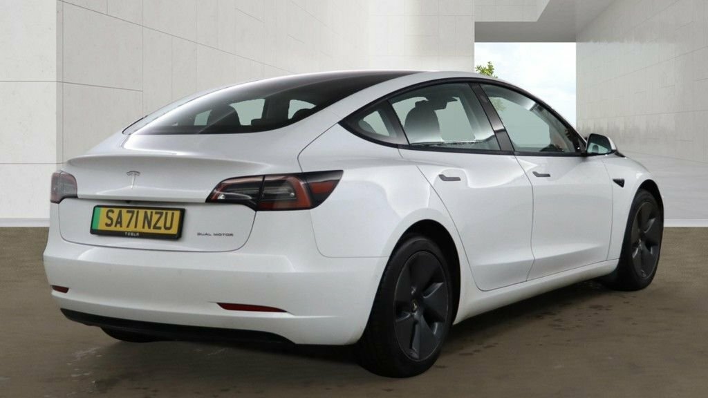 Tesla Model 3 Saloon White #5