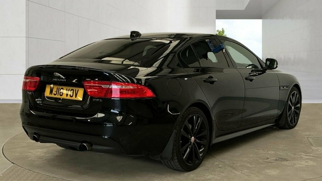 Jaguar XE 2L R-sport Black #5