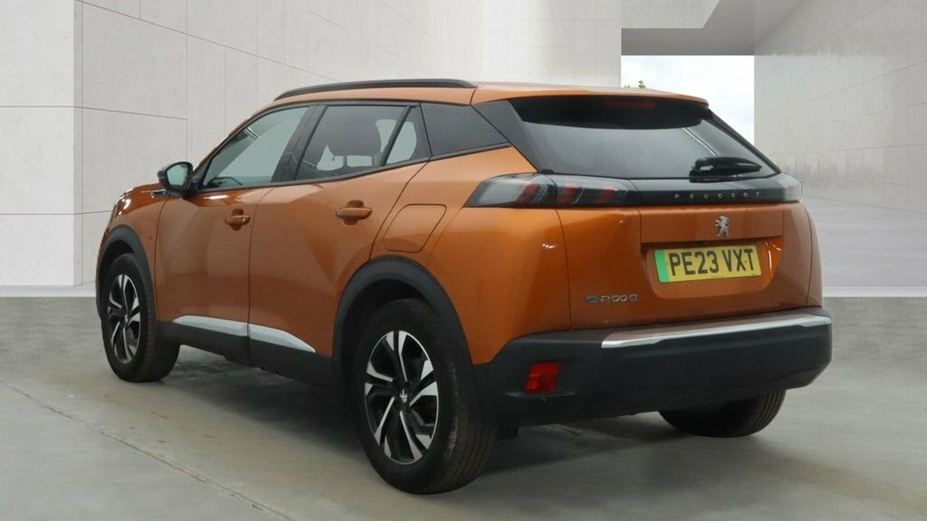Peugeot e-2008 Suv Orange #3