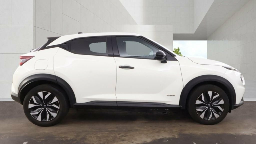 Nissan Juke 1.6L Acenta Premium White #6