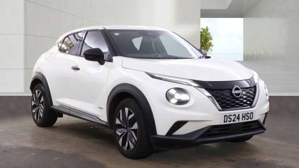 Nissan Juke 1.6L Acenta Premium White