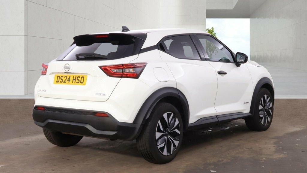 Nissan Juke 1.6L Acenta Premium White #5