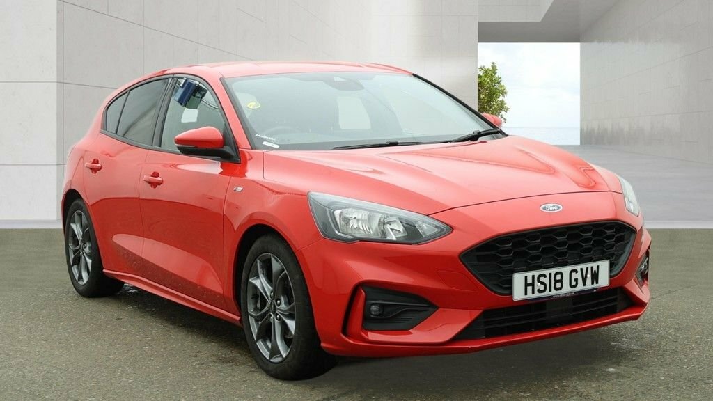 Ford Focus 1L St-line Red