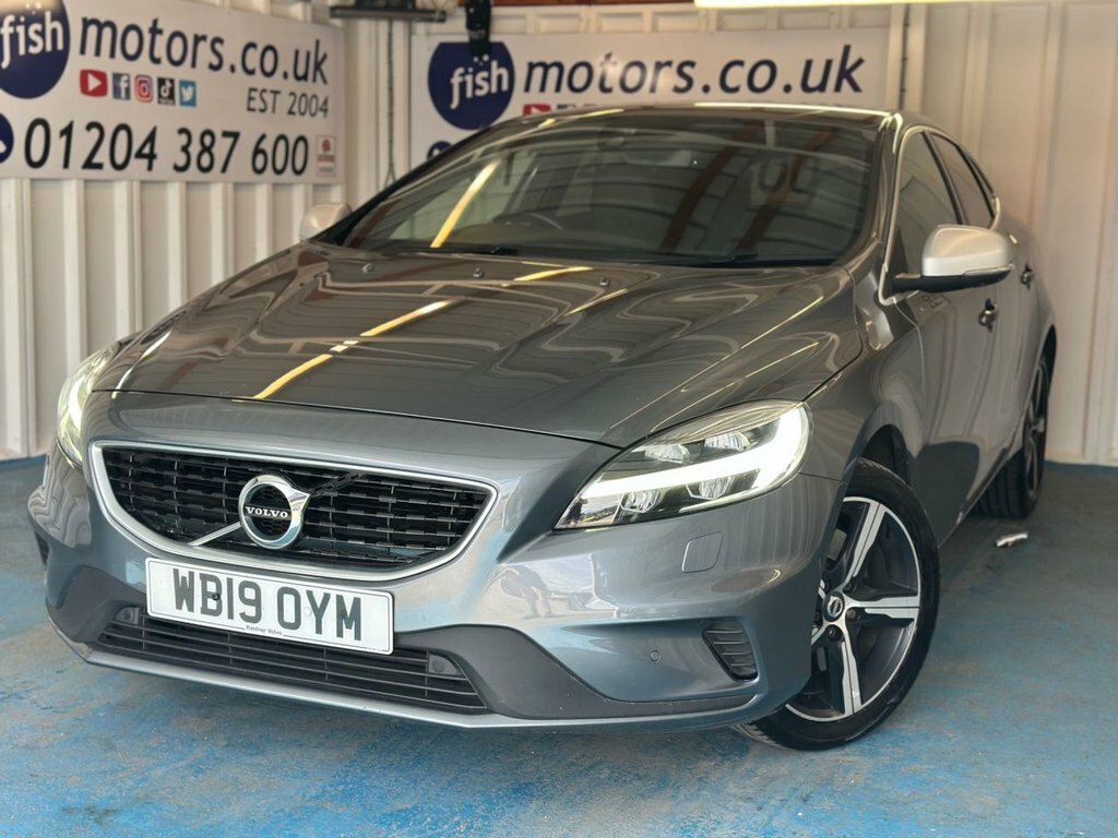 Volvo V40 1.5L R-design Edition Grey