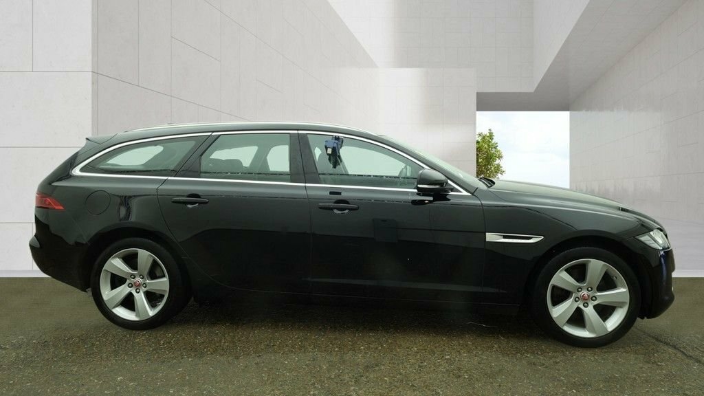 Jaguar XF 2L Portfolio Black #6