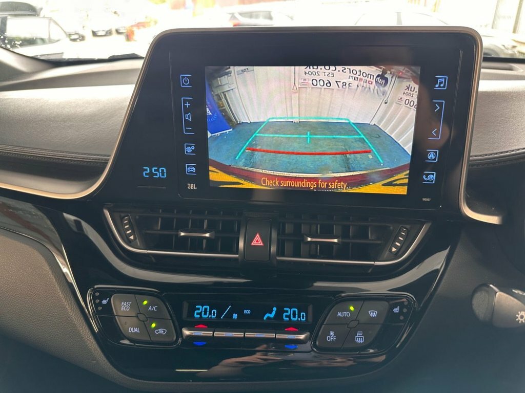 Toyota C-Hr 1.8L Design YY69OUJ Red #4