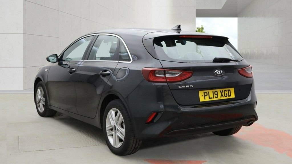 Kia Ceed 1L 2 Black #4