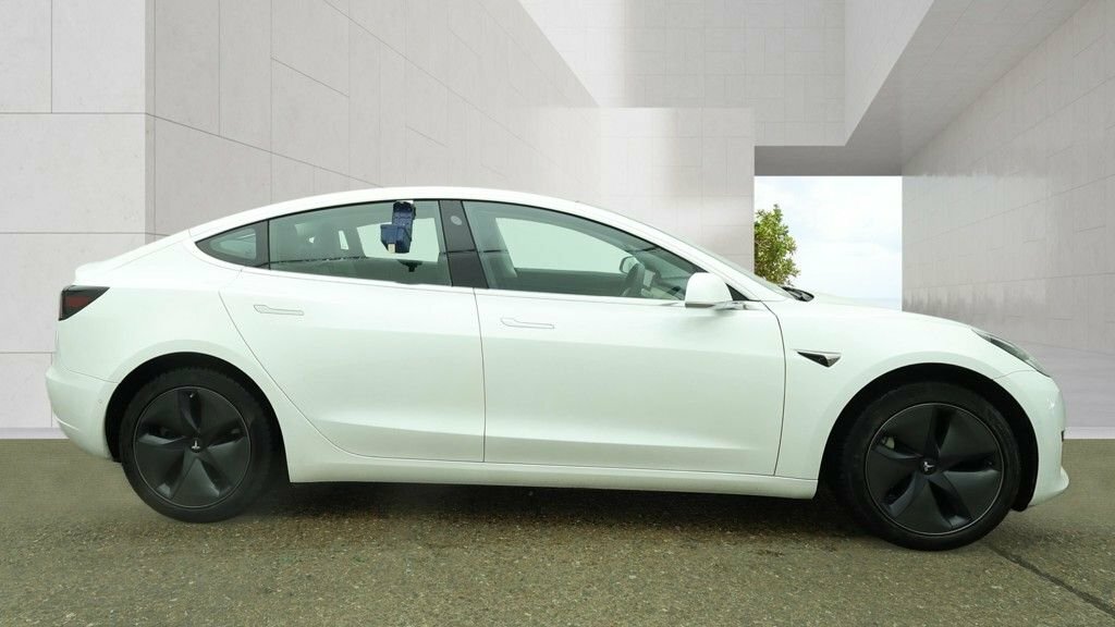 Tesla Model 3 Saloon White #6