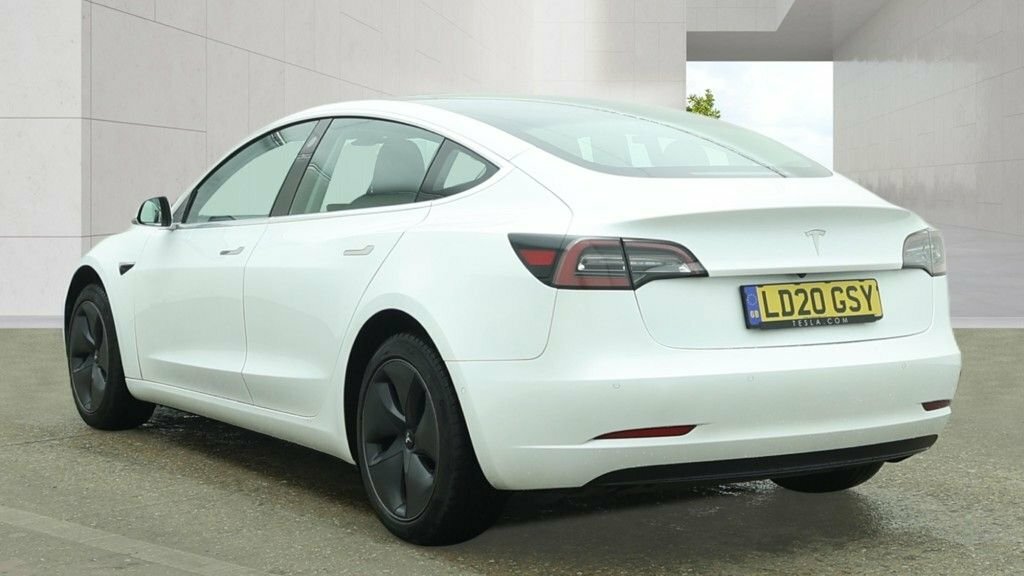 Tesla Model 3 Saloon White #4