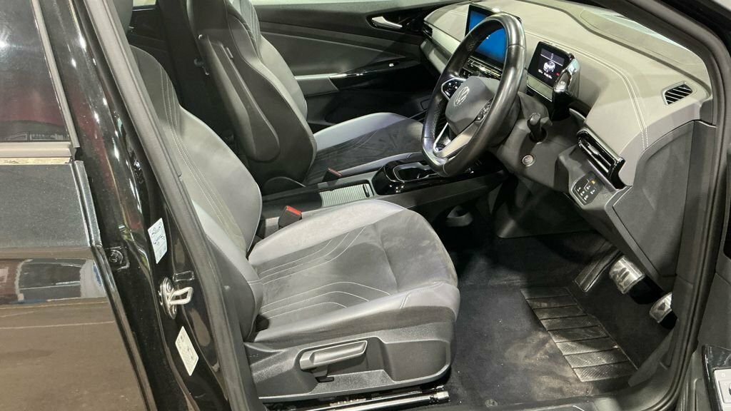 Volkswagen ID.4 Suv Black #2
