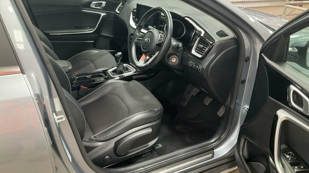 Kia Xceed 1L Edition Silver #2