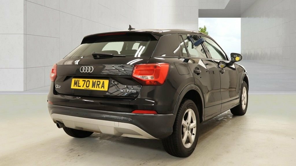 Audi Q2 1L Technik Black #5