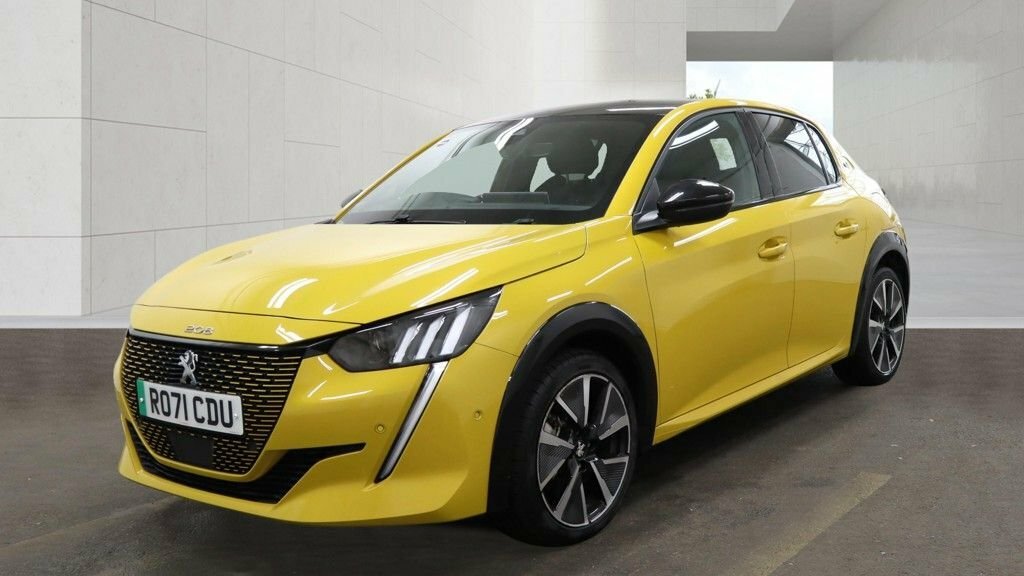 Peugeot e-208 Hatchback Yellow #3
