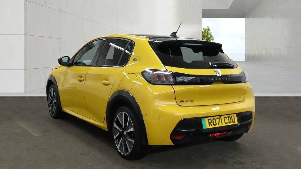 Peugeot e-208 Hatchback Yellow #4