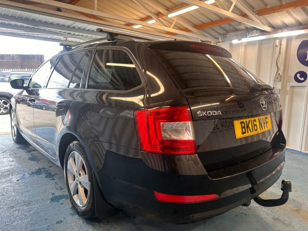 Skoda Octavia 1.6L Se L BK16NVF Black #4