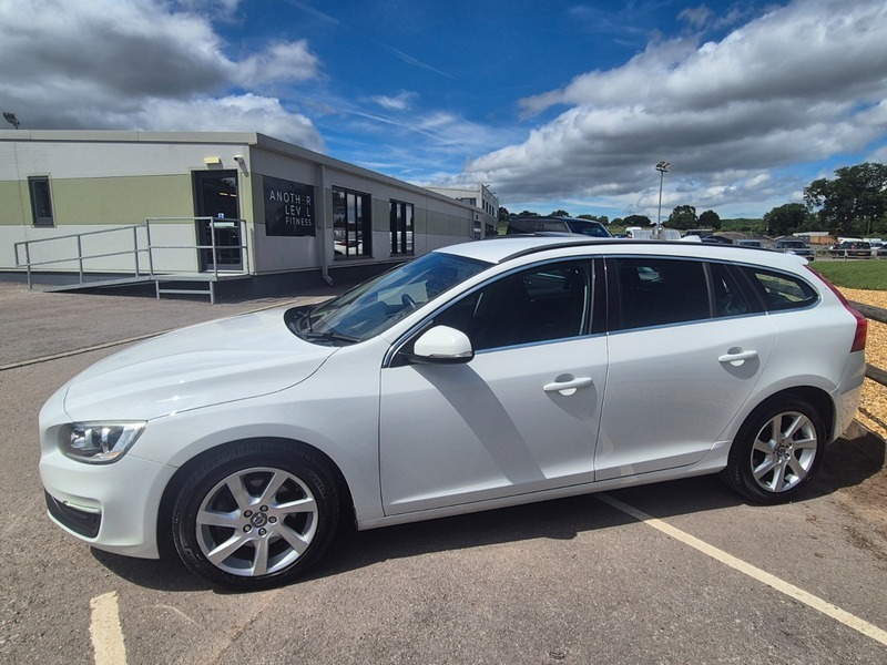 Volvo V60 1.6 D2 R-design Nav Euro 5 Ss Red #9