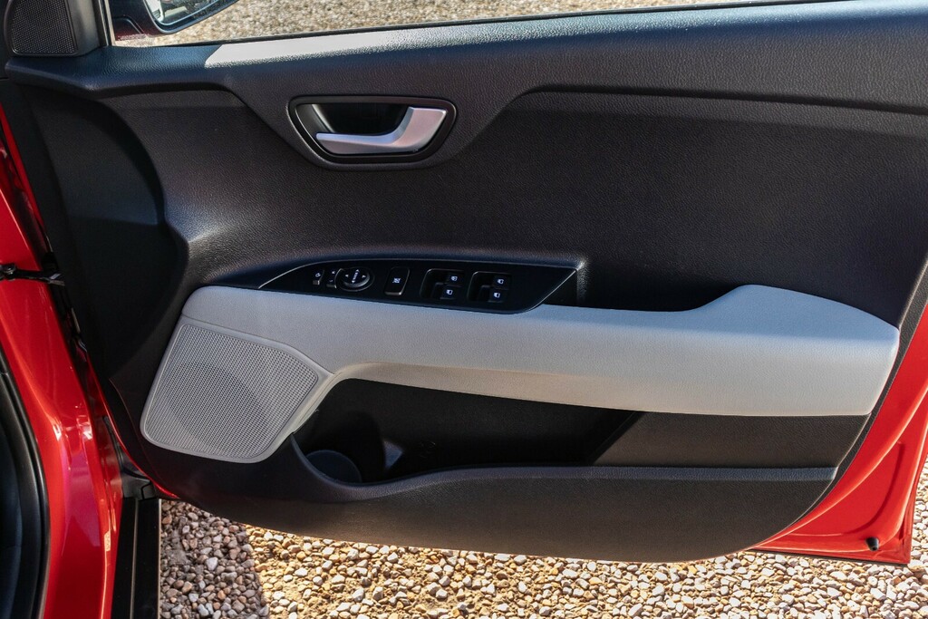 Kia Stonic 4 Isg Black #8