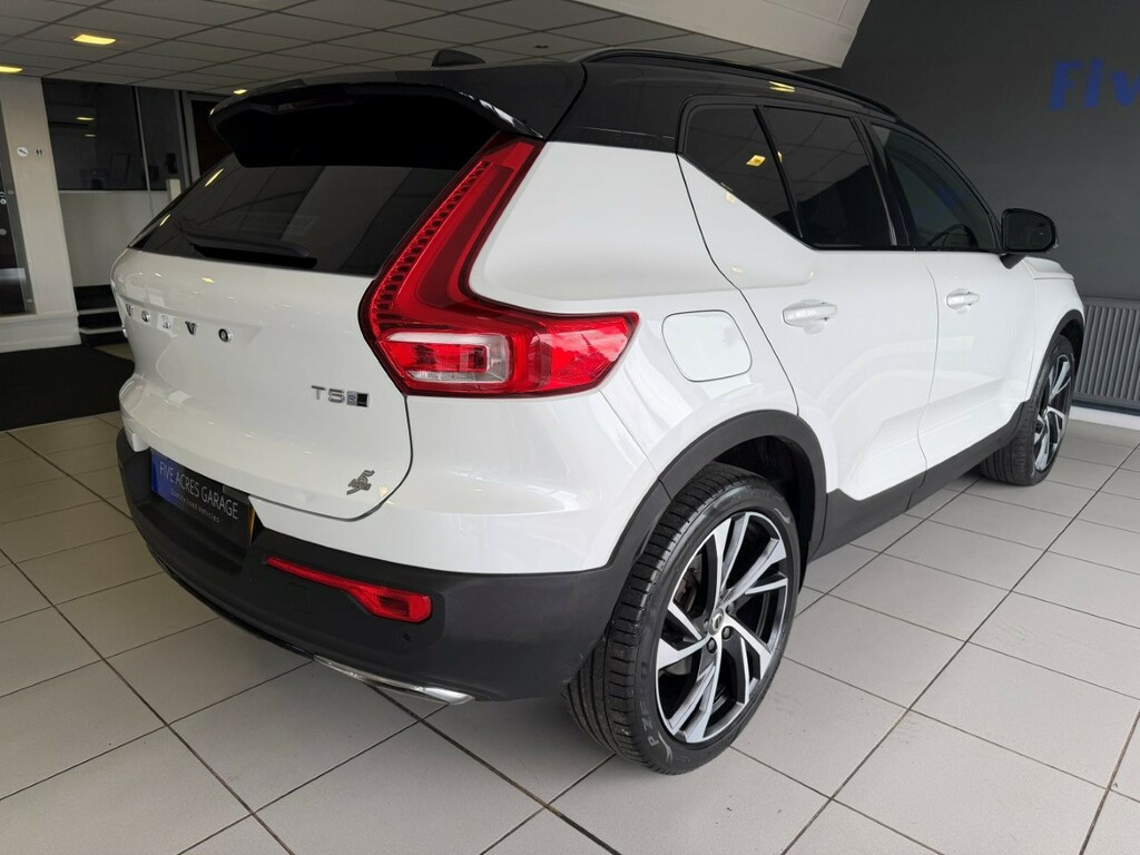 Volvo XC40 Suv CK69DKX White #4